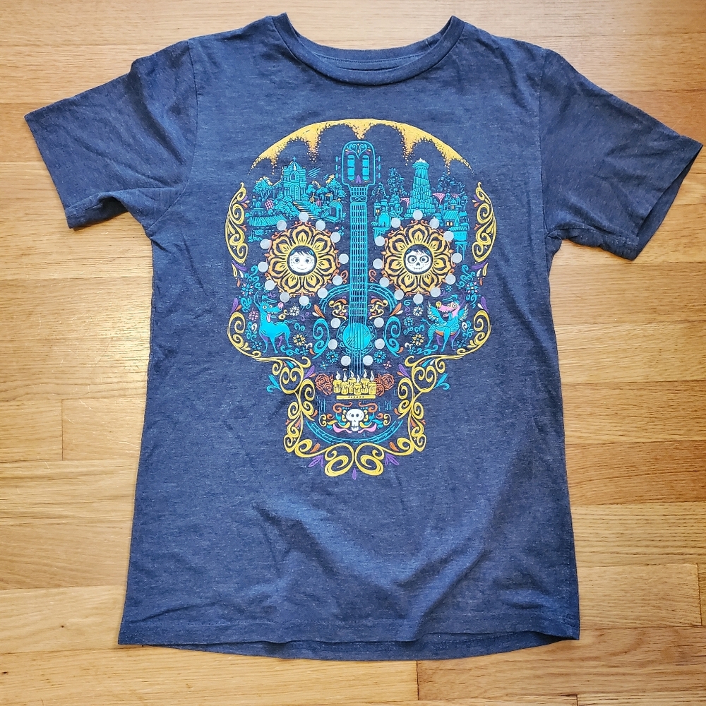 Disney Coco Youth large graphic t-shirt